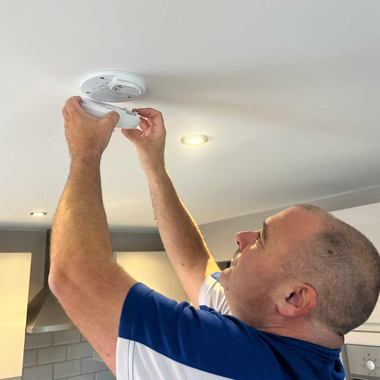 Local smoke alarm installer covering Inverness